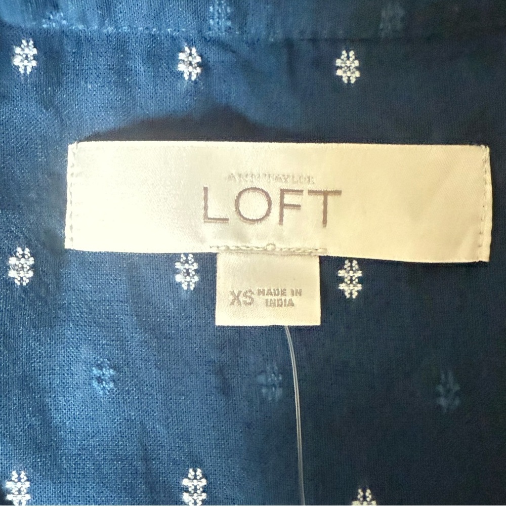 LOFT Navy Polka Dot Sleeveless Top NWT
Size XS - Picture 8 of 10